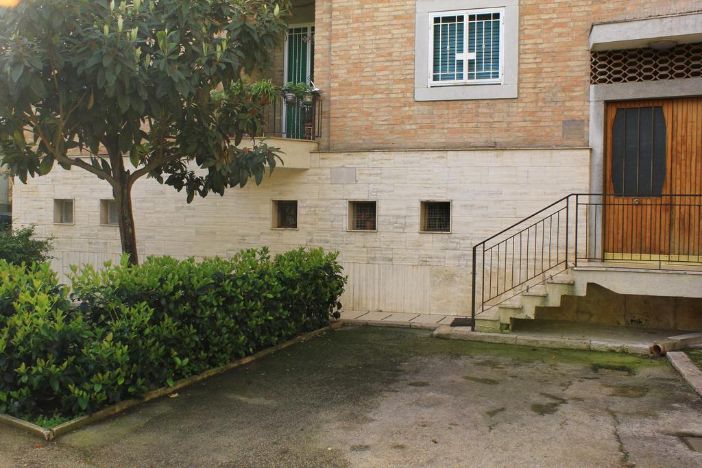 B&B Il Giardino In Citta - Parcheggio Privato Gratuito Foggia Exterior photo